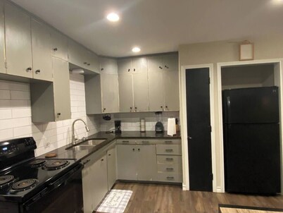 Cozy Pleasanton Cottage – Huge Monthly Discount