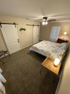 3 Schlafzimmer, Bügeleisen/Bügelbrett, WLAN, Bettwäsche