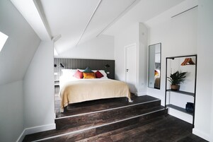 Deluxe Double Room | Desk, laptop workspace, blackout drapes, soundproofing