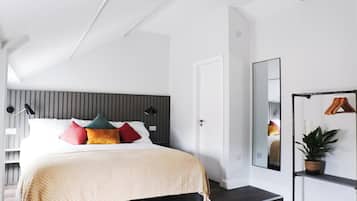 Deluxe Double Room | Desk, laptop workspace, blackout curtains, soundproofing