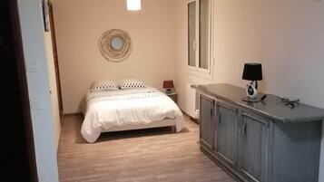 7 bedrooms, iron/ironing board, travel crib, free WiFi