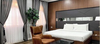 Readyhomes  Shortlets and Apartments