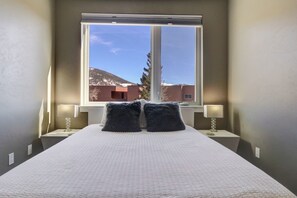 2 bedrooms, free WiFi, bed sheets - Sail Lofts of Lake Dillon 205 (Dillon)