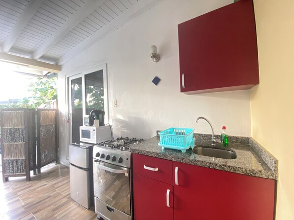 Fridge, microwave, oven, stovetop