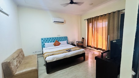 Vista del balcón. Hotel Ashray Noida