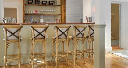 The Parade - UK48433