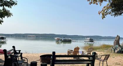 Cozy Cottage #6B at Beautiful Platte Lake Resort