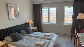 Comfort Twin Room, Mountain View | Ruang kerja komputer riba, Wi-fi percuma