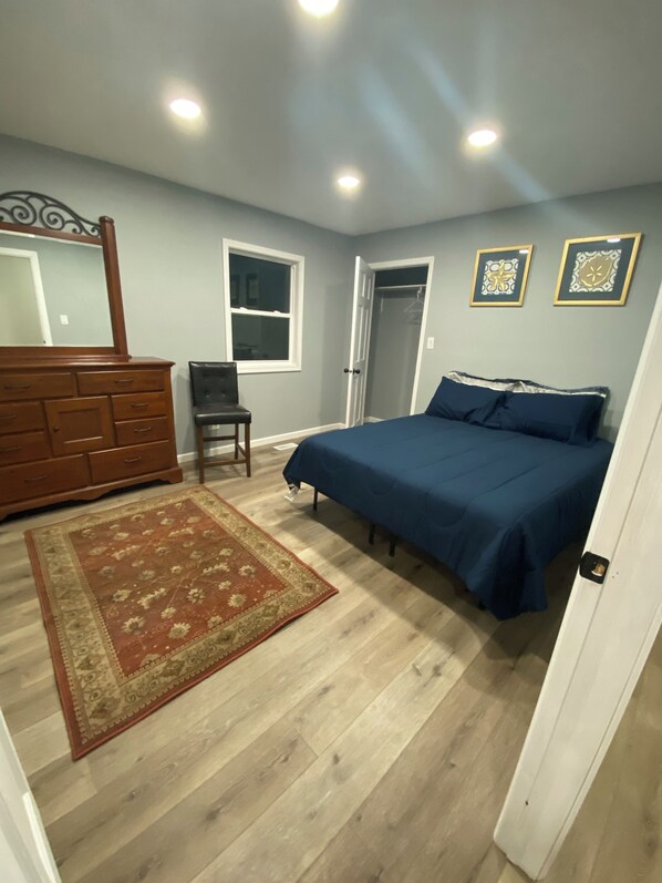 3 bedrooms, WiFi, bed sheets - Charming 3-bedroom 2-bath house in Lakeside with WiFi and AC (Lakeside)