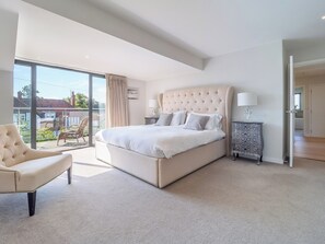 4 bedrooms, free WiFi, bed sheets - 4 bedroom accommodation in Thorpeness (Thorpeness)