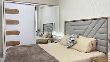 3 bedrooms, blackout curtains, iron/ironing board, free WiFi