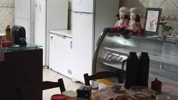 Free daily cooked-to-order breakfast