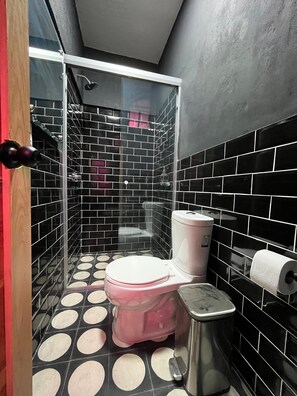 Shared bathroom - Homestal California Hostal Tlaquepaque (Tlaquepaque)