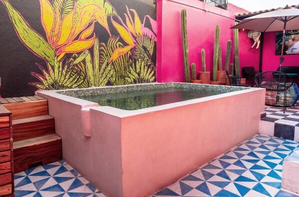 Outdoor pool - Homestal California Hostal Tlaquepaque (Tlaquepaque)