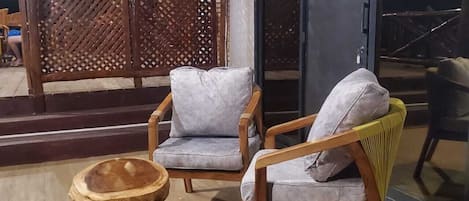 Ropa de cama hipoalergénica, decoración personalizada y escritorio