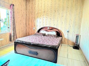 Family Room, Mountain View | Individually decorated, individually furnished, laptop workspace - The Cloud Homestay (Nahan)