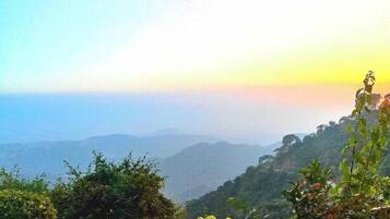 家庭客房, 山景 | 露台/庭院