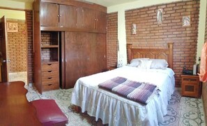 3 dormitorios, tabla de planchar con plancha, wifi y ropa de cama