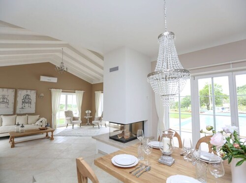 "Villa Nina Exclusive" sea view, heated. Pool May - Sept, 1000m2 plot