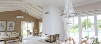 "Villa Nina Exclusive" sea view, heated. Pool May - Sept, 1000m2 plot