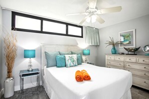 1 habitación, tabla de planchar con plancha y cuna de viaje 