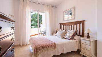 Apartamento | 2 quartos, ferros/tábuas de passar roupa