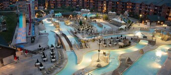 Wisconsin Dells | Waterpark Thrills | Pools & Slides | 2BR Suite