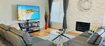 Spacious 5-bedroom house near BRAVES Stadium sleeps15