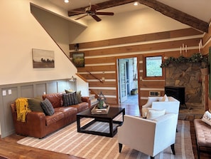 Smart TV, DVD player, table tennis, books