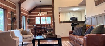 Private & Peaceful, 5B, 4BA, off Parkway, Fire Pit, Large Yard, Pet Friendly