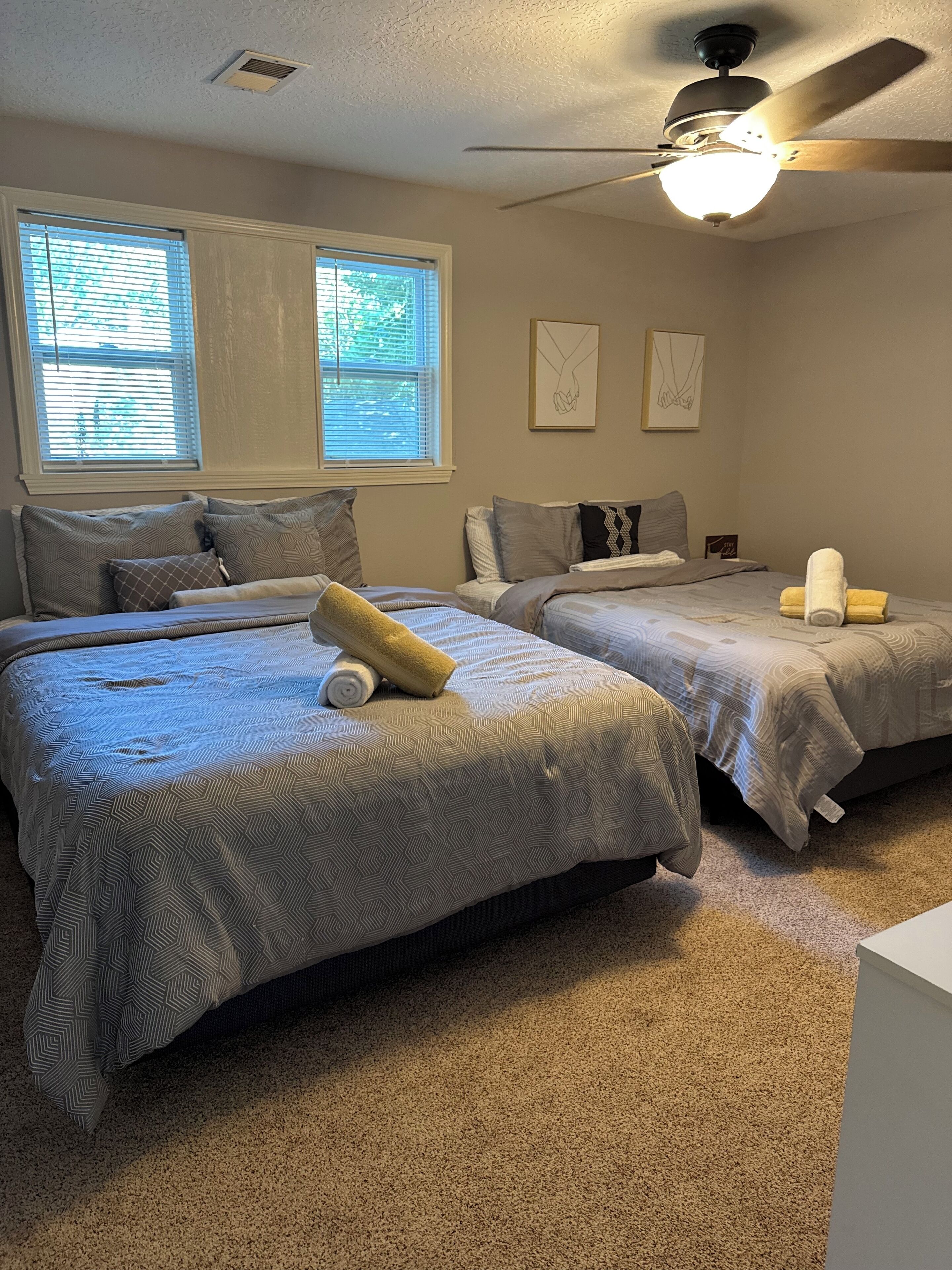 2 Schlafzimmer, Zimmersafe, Schreibtisch, Bügeleisen/Bügelbrett