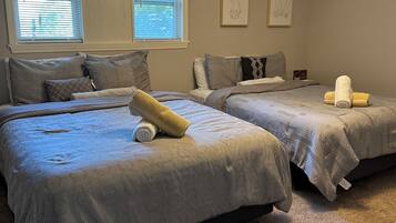 2 camere, una cassaforte in camera, una scrivania, ferro/asse da stiro