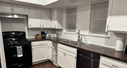 The Amazing 3 Bed 2 Bath of Independence