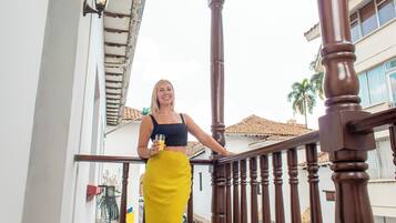 Deluxe Suite, 1 King Bed with Sofa bed, Balcony | Terrace/patio