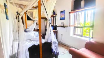 3 chambres, bureau, espace de travail pour ordinateur portable