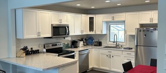 Charming 4-bedroom house with WiFi and on a quiet street in Dilworth