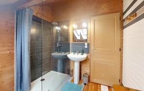 Douche, séchoir à cheveux