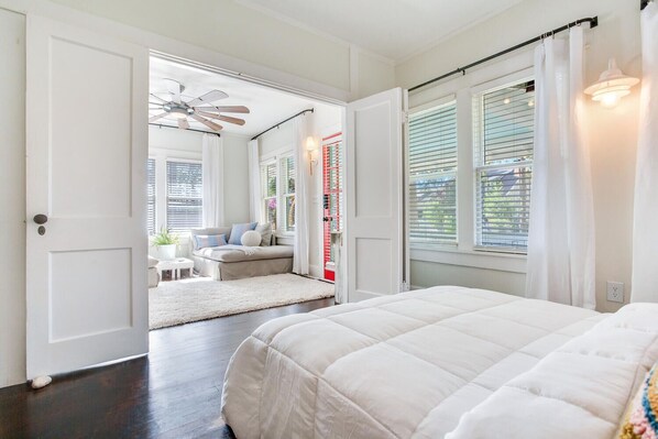 2 bedrooms, desk, iron/ironing board, free WiFi