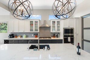 Fridge, microwave, oven, stovetop - Sedona Escape: Desert Hot Tub, Deck & Game Room (Sedona)