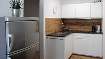 Réfrigérateur, cafetiÚre/bouilloire