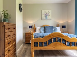 3 bedrooms, free WiFi, bed sheets