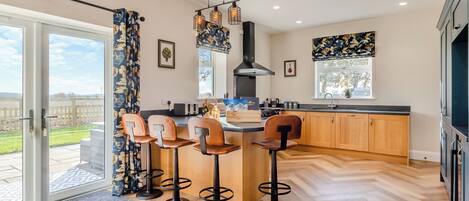 Dishwasher, high chair