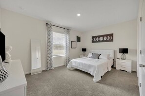 3 bedrooms, desk, iron/ironing board, travel cot