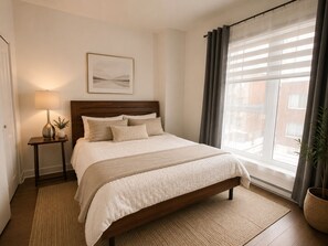 3 bedrooms, iron/ironing board, WiFi, bed sheets - Cozy place for whole family & pawn kids .Close to subway & services. (Montréal)