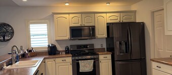 Absolutely chill villa in Mallory. Close to Sumter with all the amenities.