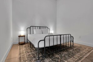 1 chambre, bureau, fer et planche à repasser, Wi-Fi gratuit