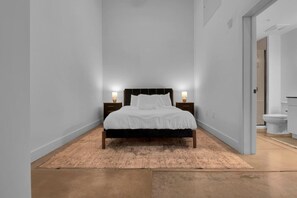 2 室のベッドルーム、デスク、アイロン / アイロン台、WiFi (無料)