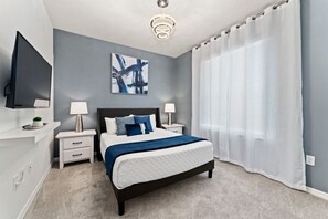 5 bedrooms, iron/ironing board, WiFi, bed sheets