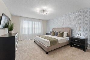 5 bedrooms, iron/ironing board, WiFi, bed sheets