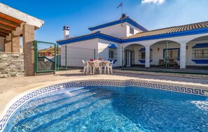 Pool - 5 bedroom gorgeous home in Los Barrios (Los Barrios)
